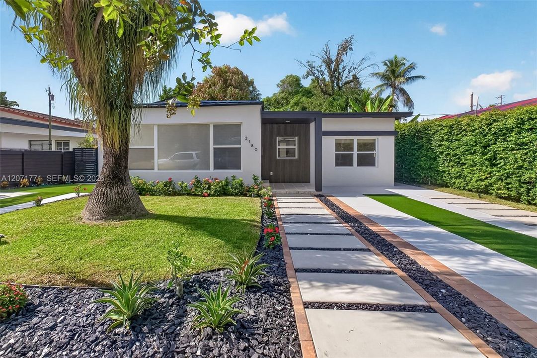 For Sale: $1,295,000 (3 beds, 2 baths, 1727 Square Feet)