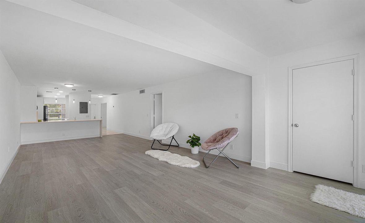 17-2830 SW 13th Street 101