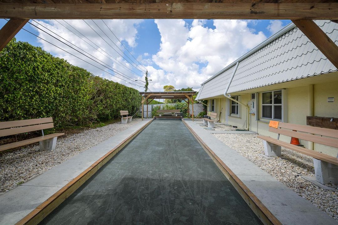 11--Pines of Delray W-MLS