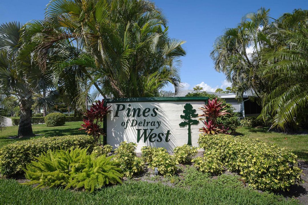 01--Pines of Delray W-MLS