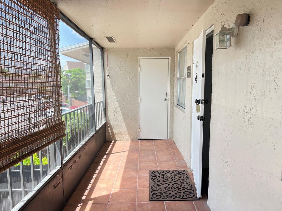 For Rent: $2,450 (3 beds, 2 baths, 1258 Square Feet)