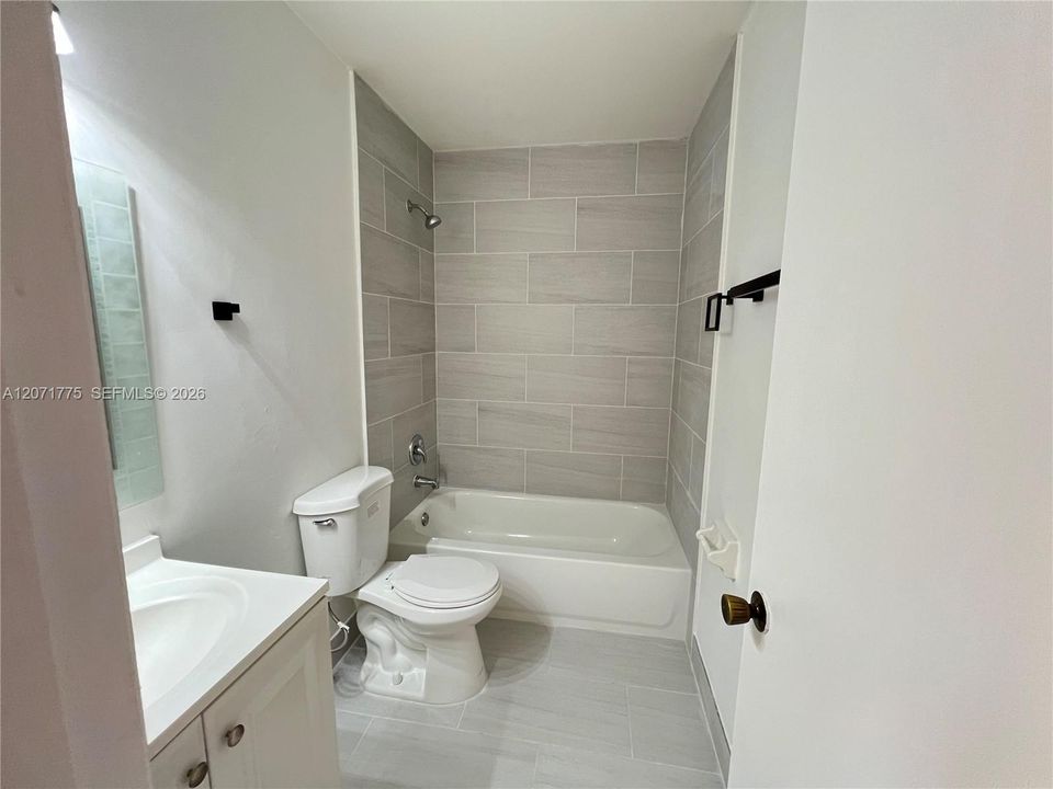 For Rent: $2,450 (3 beds, 2 baths, 1258 Square Feet)