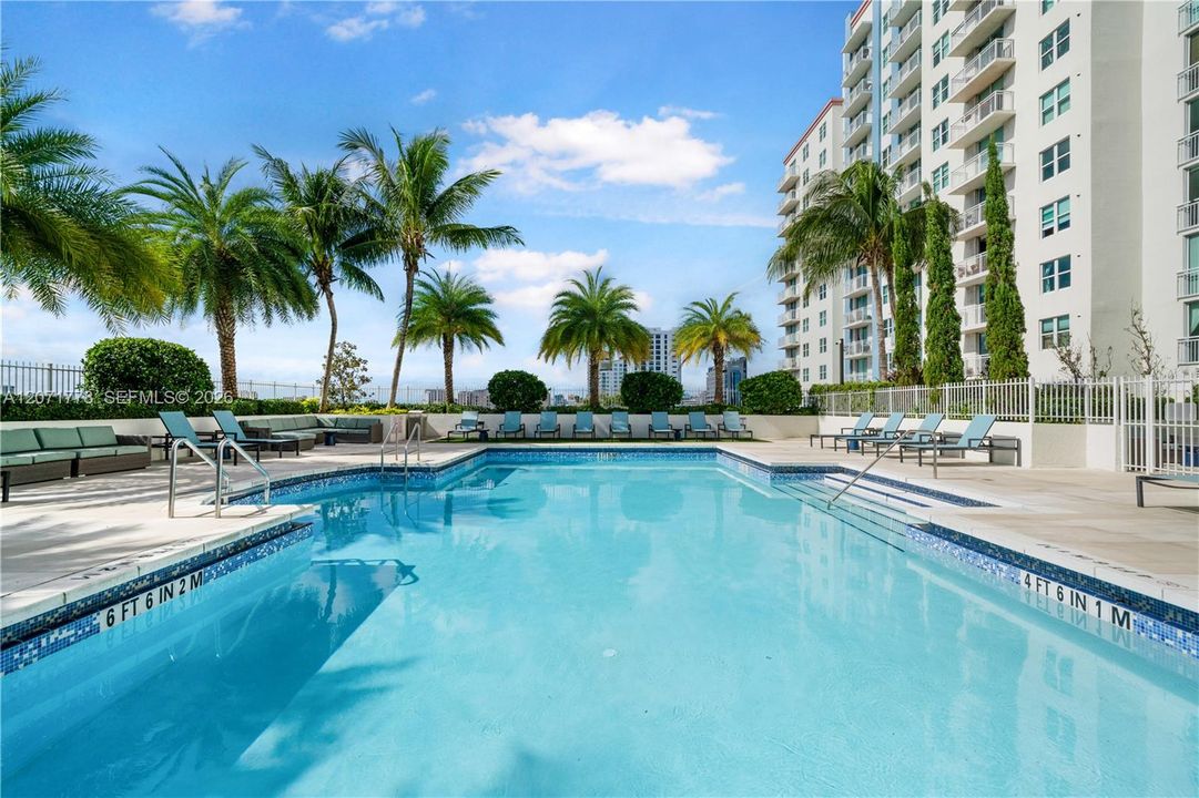 For Rent: $2,500 (1 beds, 1 baths, 770 Square Feet)