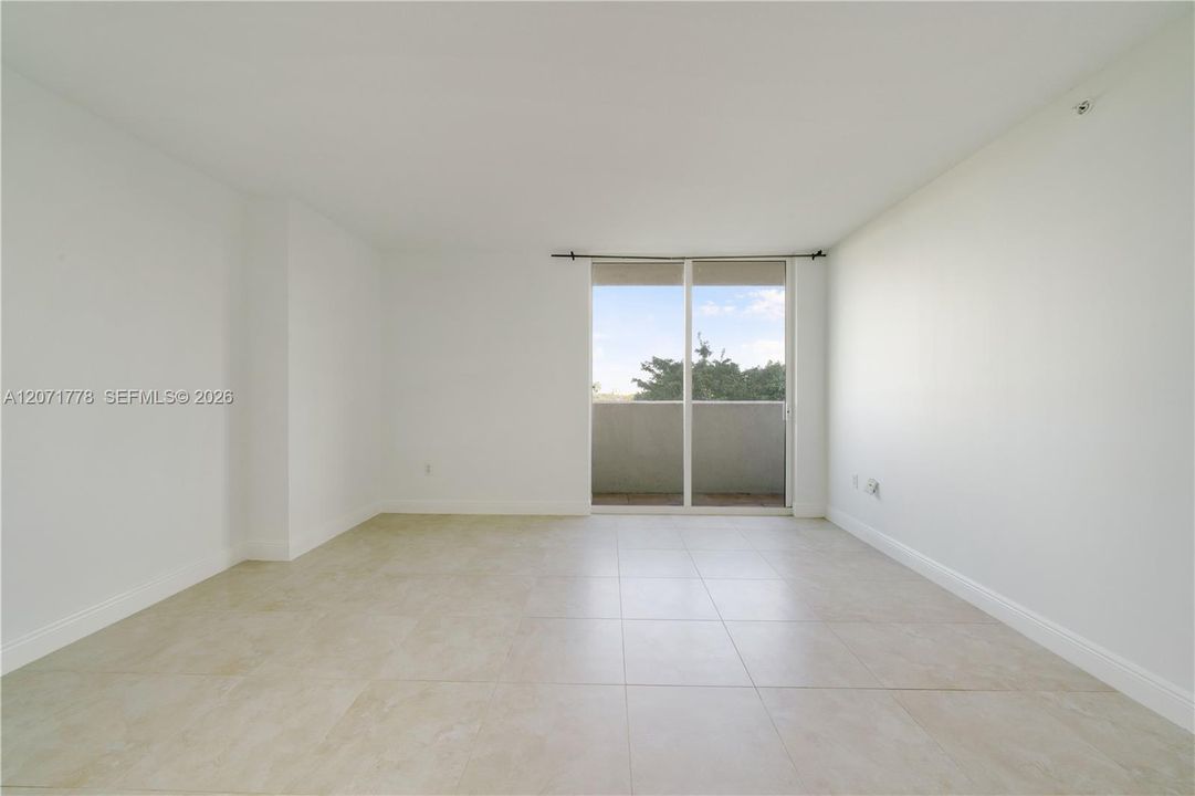 For Rent: $2,500 (1 beds, 1 baths, 770 Square Feet)
