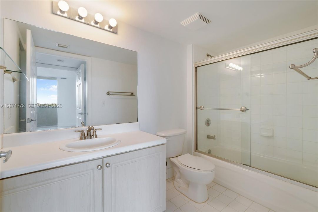 For Rent: $2,500 (1 beds, 1 baths, 770 Square Feet)