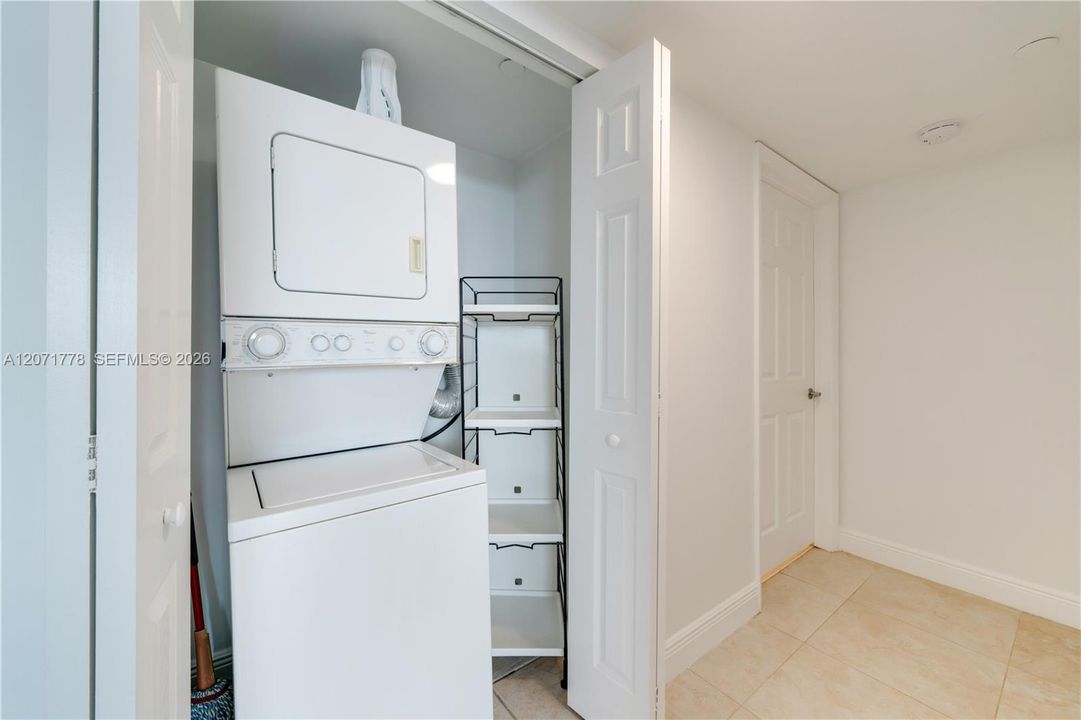 For Rent: $2,500 (1 beds, 1 baths, 770 Square Feet)
