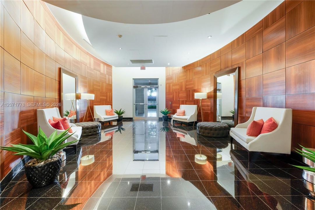 For Rent: $2,500 (1 beds, 1 baths, 770 Square Feet)