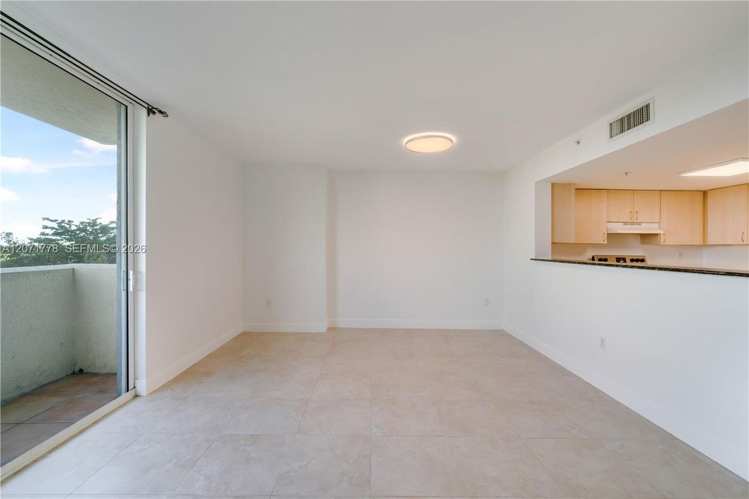 For Rent: $2,500 (1 beds, 1 baths, 770 Square Feet)