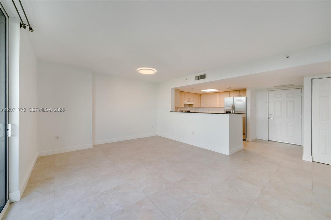 For Rent: $2,500 (1 beds, 1 baths, 770 Square Feet)
