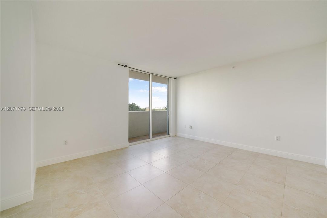 For Rent: $2,500 (1 beds, 1 baths, 770 Square Feet)