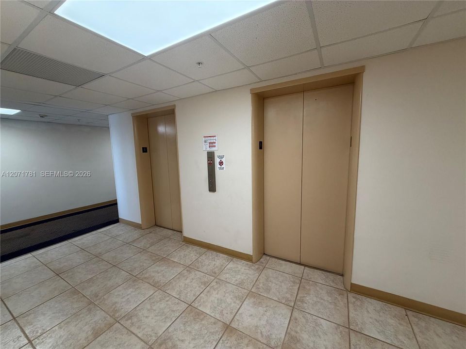 For Rent: $2,000 (1 beds, 1 baths, 720 Square Feet)