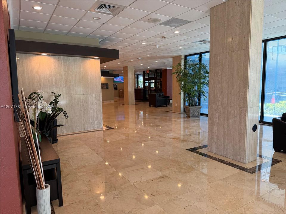 For Rent: $2,000 (1 beds, 1 baths, 720 Square Feet)