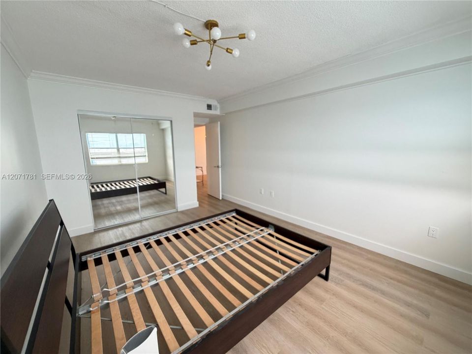 For Rent: $2,000 (1 beds, 1 baths, 720 Square Feet)