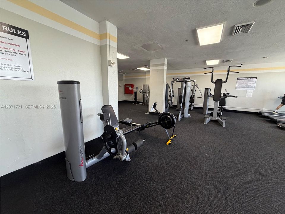 For Rent: $2,000 (1 beds, 1 baths, 720 Square Feet)