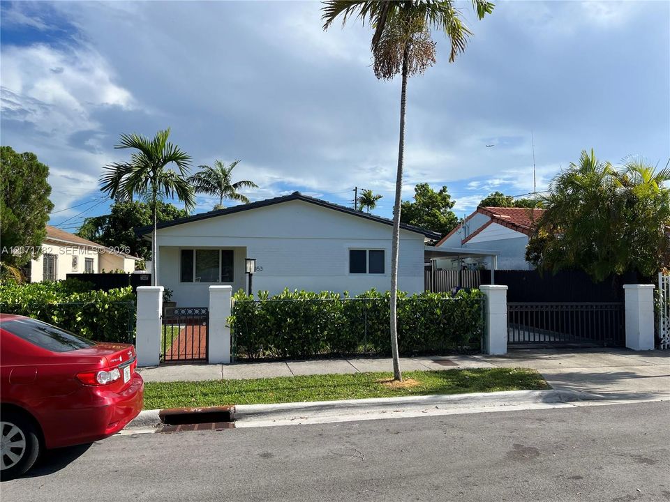 For Sale: $865,000 (3 beds, 2 baths, 1765 Square Feet)