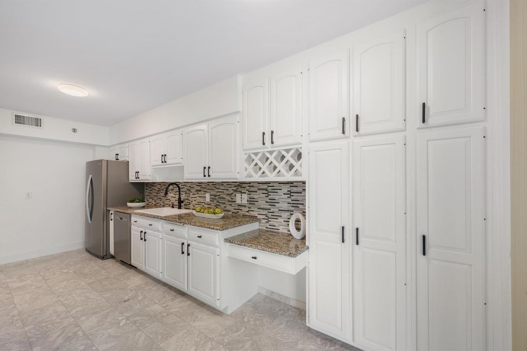 10-1401 S Ocean Blvd Boca Raton, FL-205