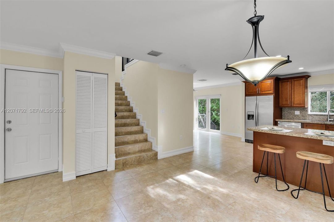 For Sale: $799,000 (3 beds, 3 baths, 1760 Square Feet)