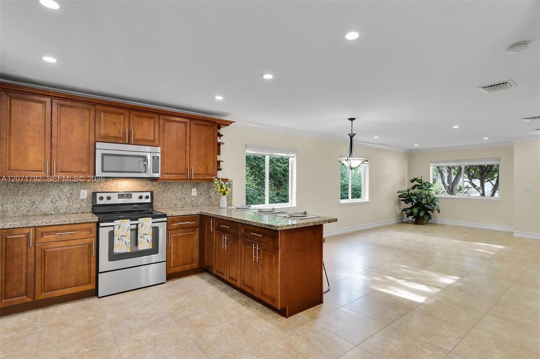 For Sale: $799,000 (3 beds, 3 baths, 1760 Square Feet)