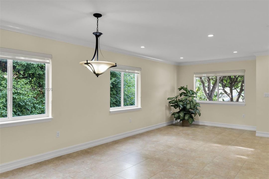 For Sale: $799,000 (3 beds, 3 baths, 1760 Square Feet)