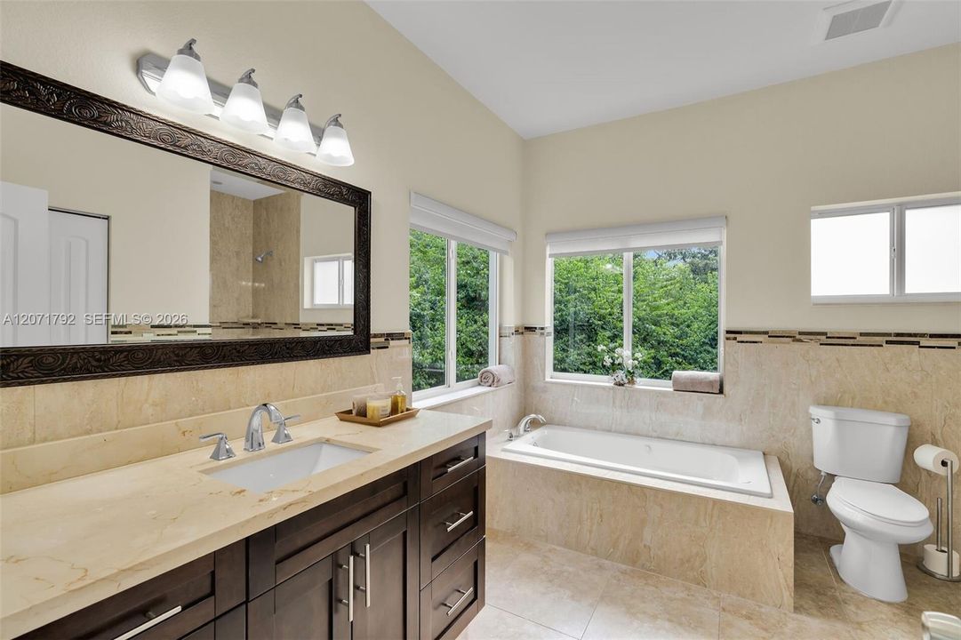 For Sale: $799,000 (3 beds, 3 baths, 1760 Square Feet)