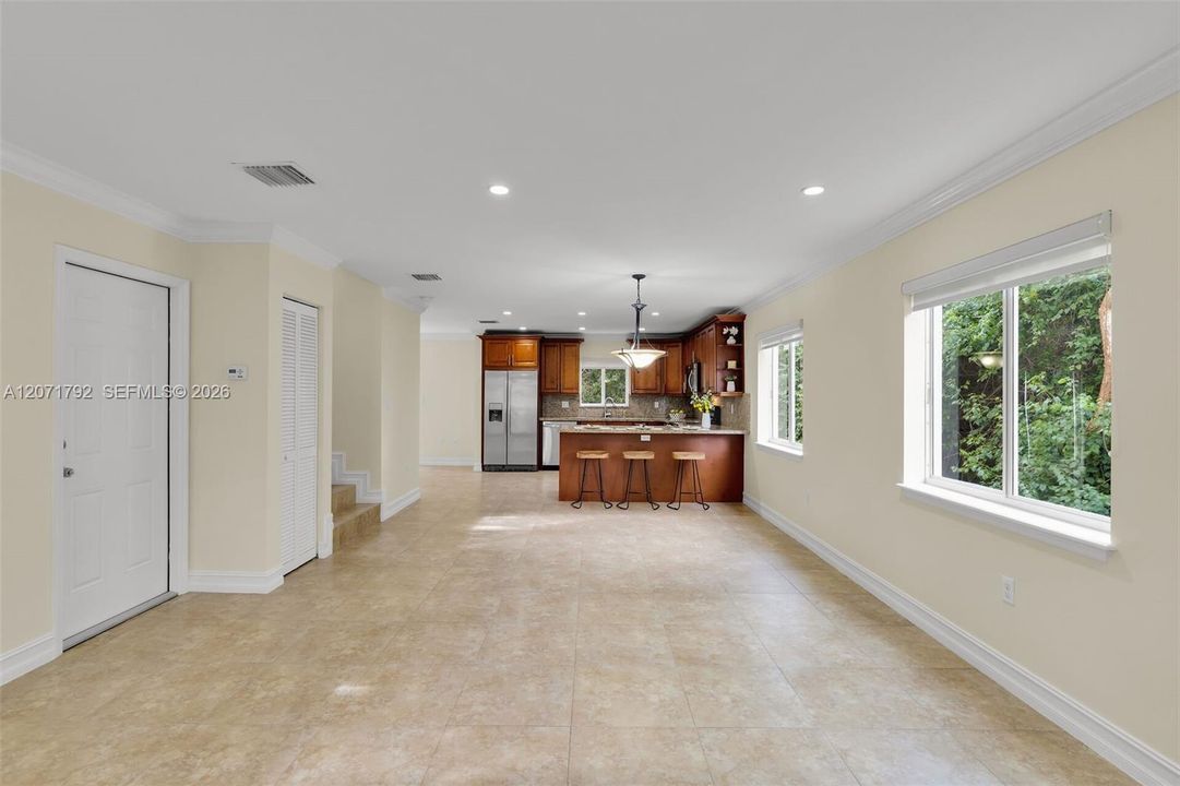 For Sale: $799,000 (3 beds, 3 baths, 1760 Square Feet)