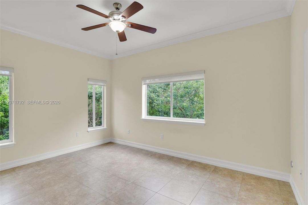For Sale: $799,000 (3 beds, 3 baths, 1760 Square Feet)