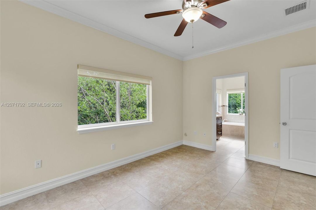 For Sale: $799,000 (3 beds, 3 baths, 1760 Square Feet)