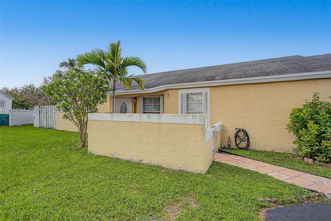 For Sale: $549,000 (3 beds, 2 baths, 1322 Square Feet)