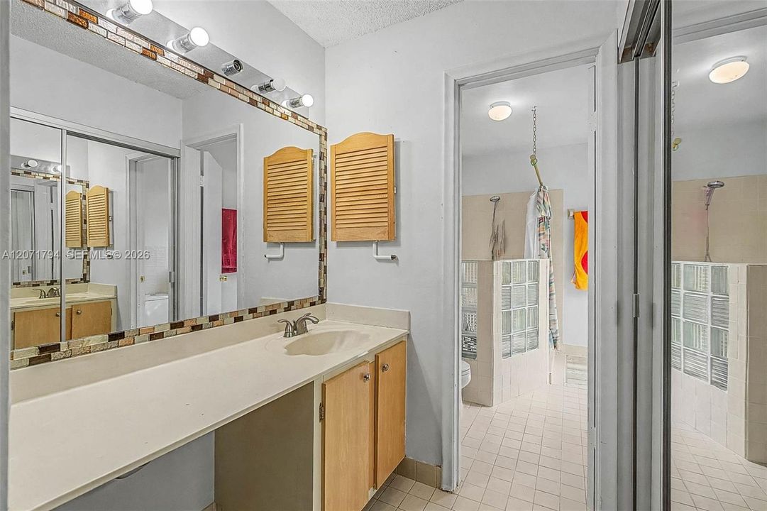 For Sale: $549,000 (3 beds, 2 baths, 1322 Square Feet)