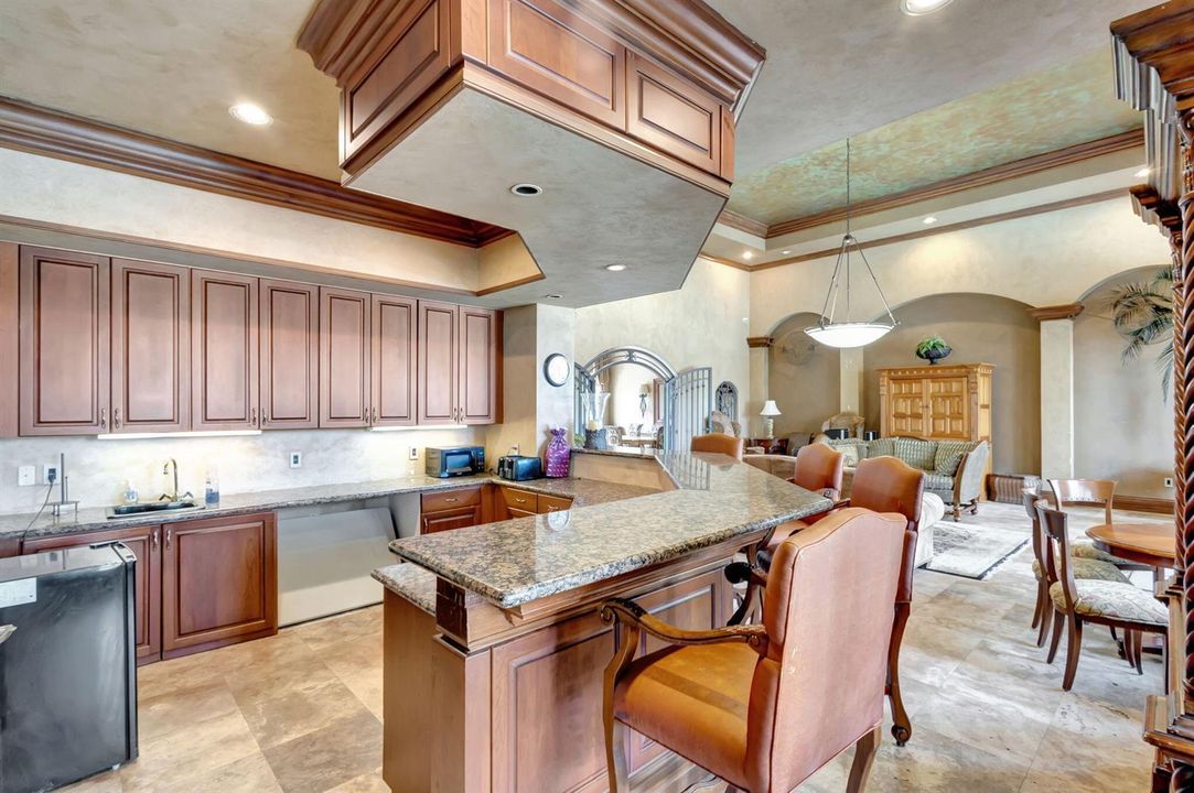Clubhouse Wetbar