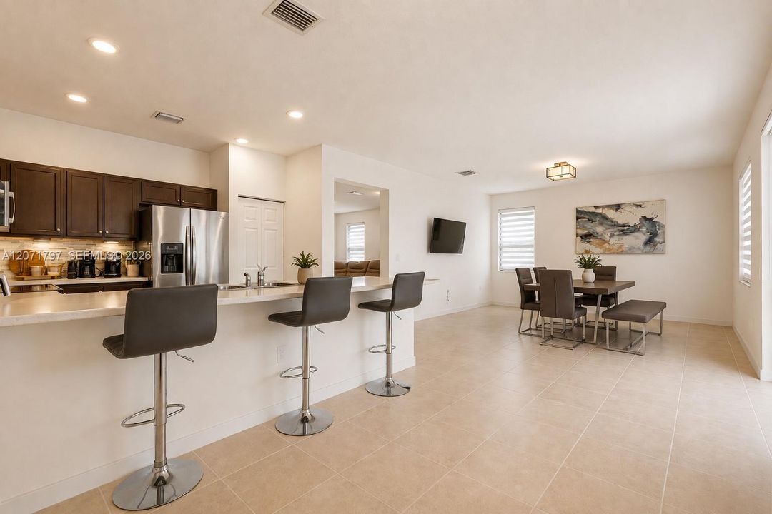 For Sale: $535,000 (3 beds, 2 baths, 2407 Square Feet)