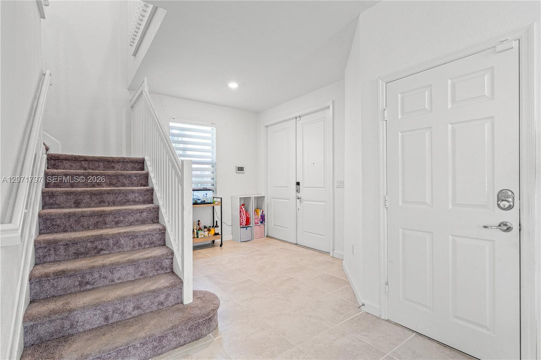 For Sale: $535,000 (3 beds, 2 baths, 2407 Square Feet)
