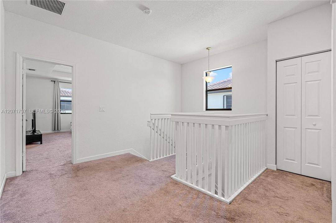 For Sale: $535,000 (3 beds, 2 baths, 2407 Square Feet)