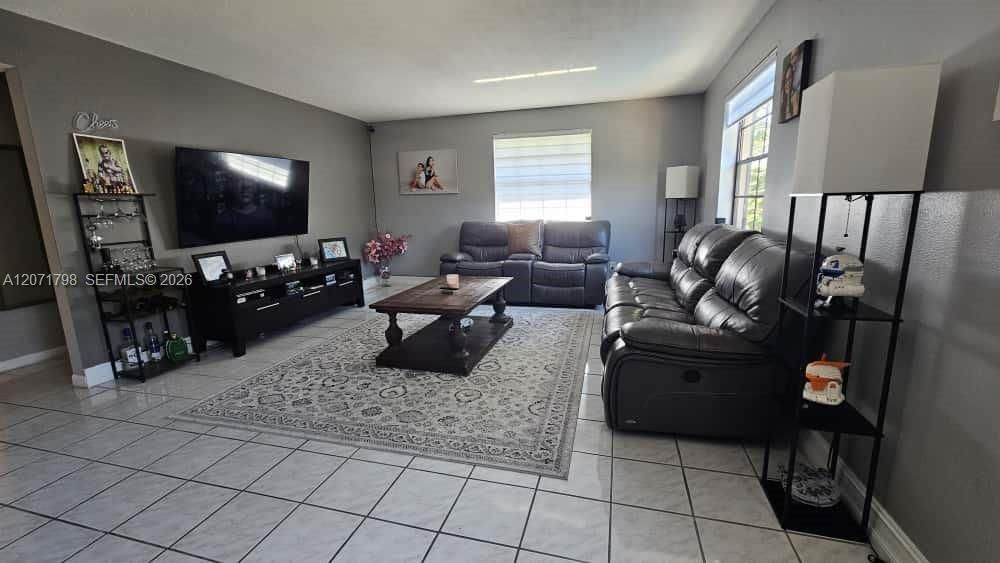 For Sale: $179,900 (2 beds, 2 baths, 1250 Square Feet)