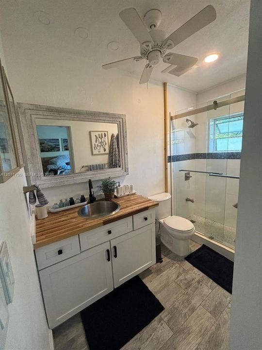 For Rent: $2,200 (1 beds, 1 baths, 572 Square Feet)