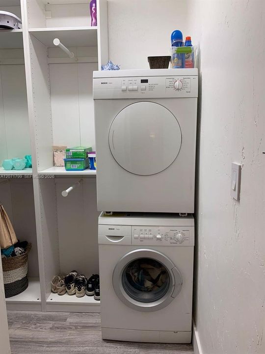 For Rent: $2,200 (1 beds, 1 baths, 572 Square Feet)