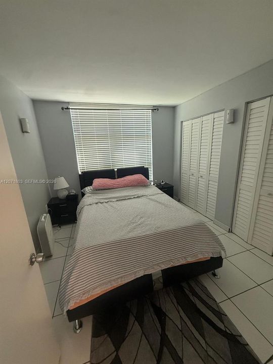 For Sale: $270,000 (2 beds, 2 baths, 898 Square Feet)