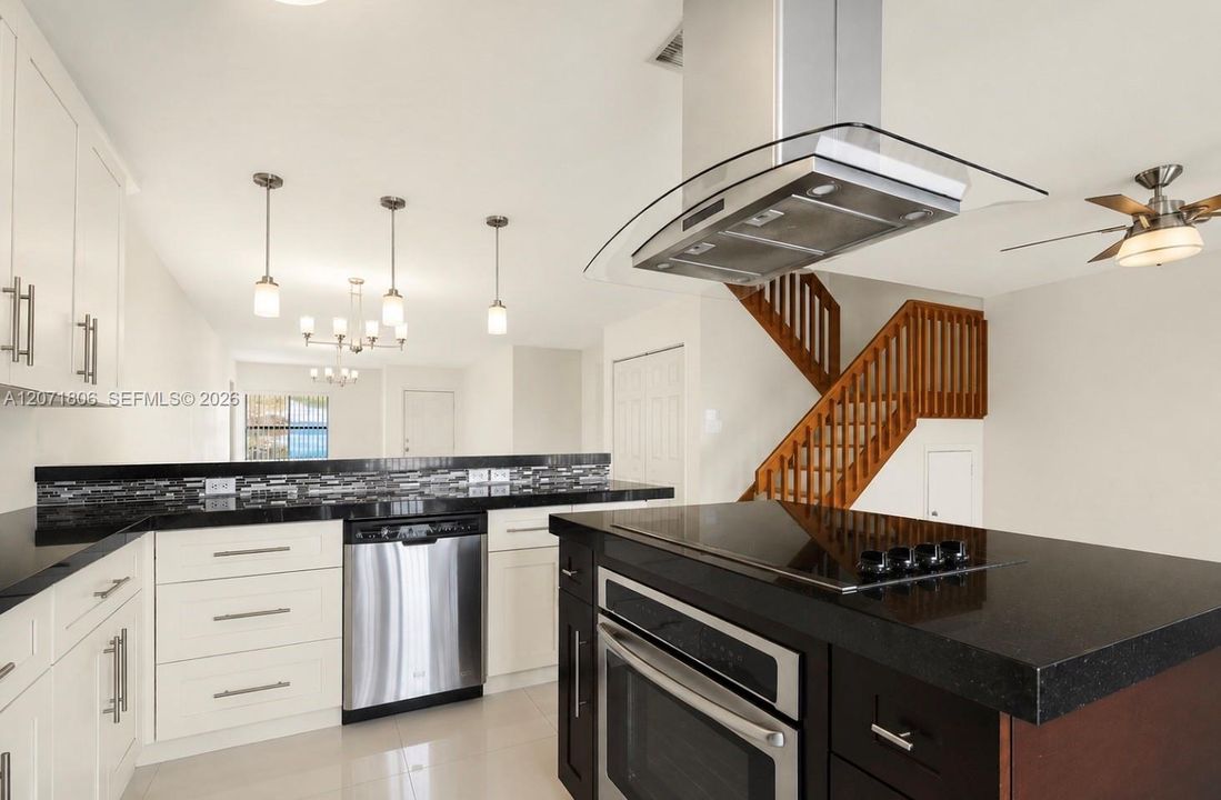 For Rent: $3,500 (4 beds, 2 baths, 1798 Square Feet)