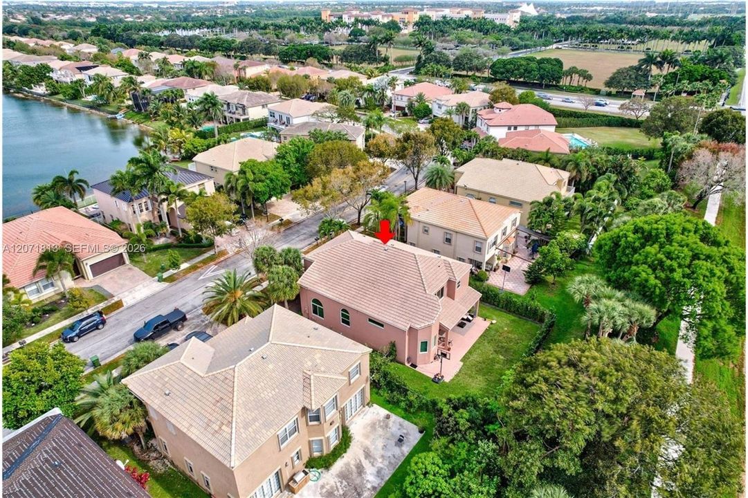 For Sale: $950,000 (5 beds, 3 baths, 3113 Square Feet)