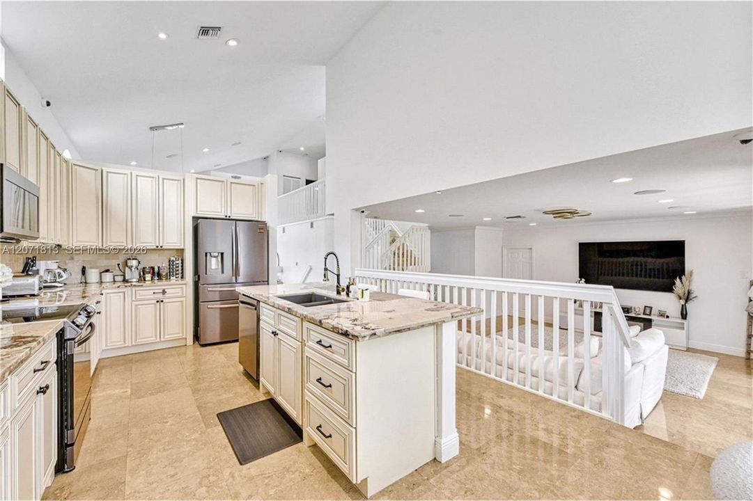 For Sale: $950,000 (5 beds, 3 baths, 3113 Square Feet)