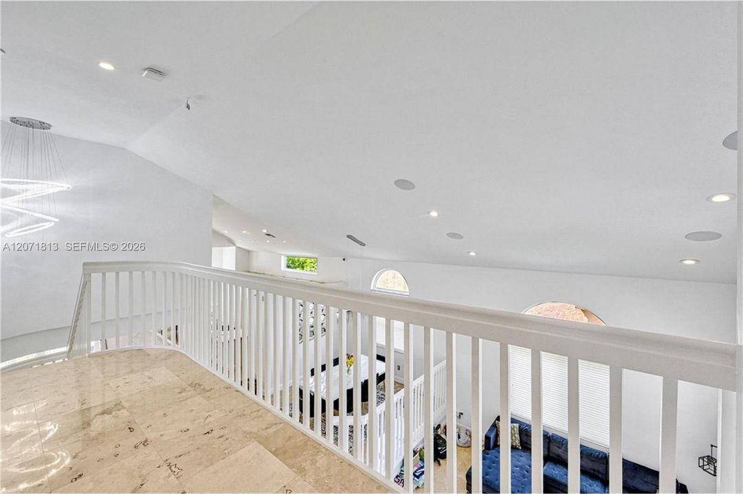 For Sale: $950,000 (5 beds, 3 baths, 3113 Square Feet)