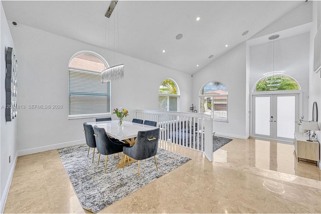 For Sale: $950,000 (5 beds, 3 baths, 3113 Square Feet)