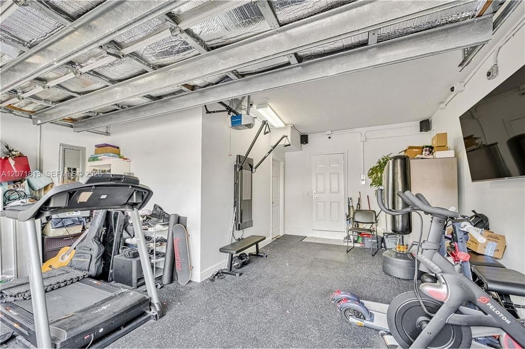 For Sale: $950,000 (5 beds, 3 baths, 3113 Square Feet)