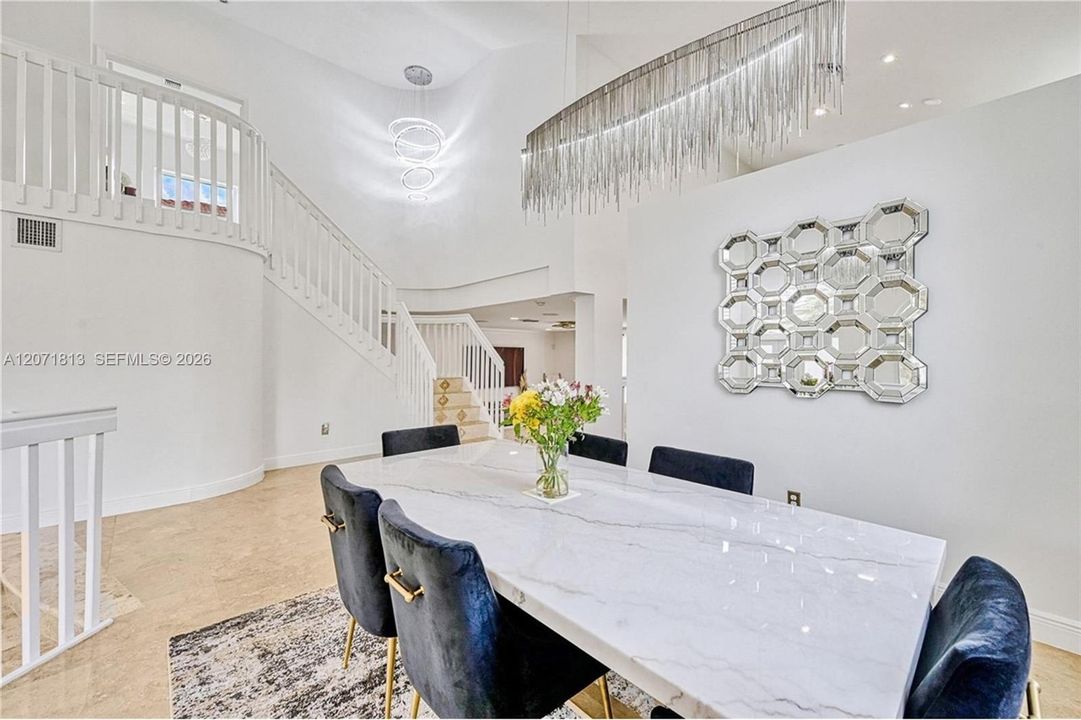 For Sale: $950,000 (5 beds, 3 baths, 3113 Square Feet)