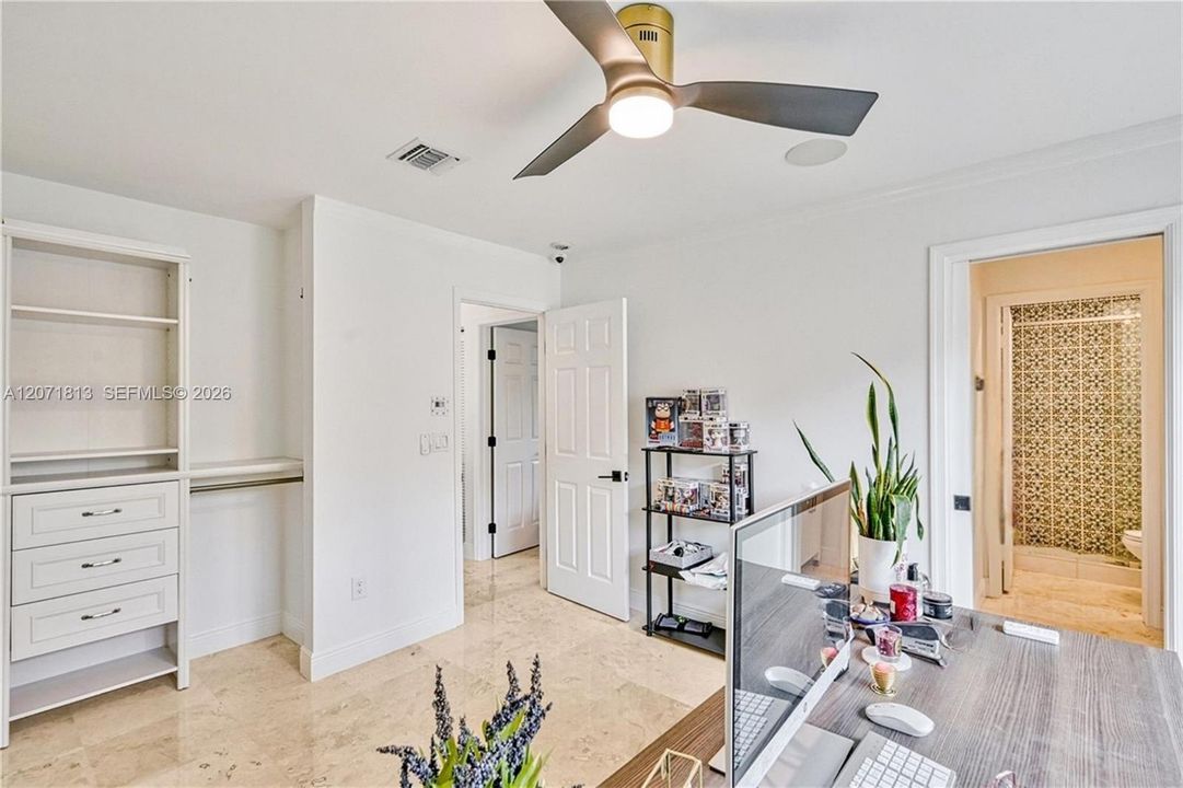 For Sale: $950,000 (5 beds, 3 baths, 3113 Square Feet)
