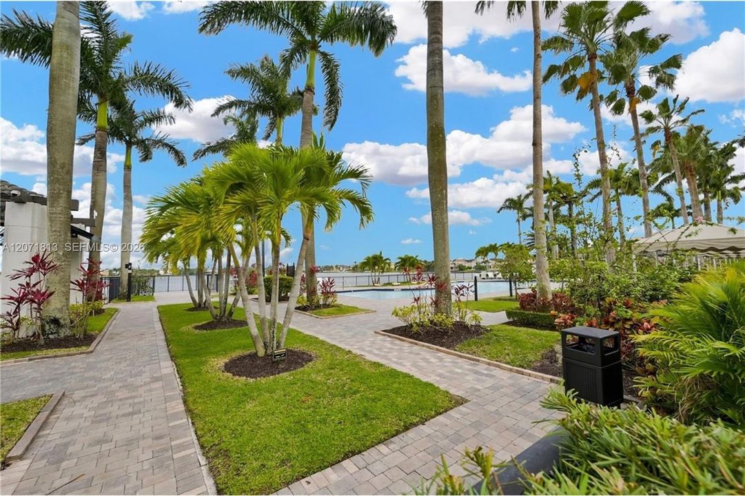 For Sale: $950,000 (5 beds, 3 baths, 3113 Square Feet)