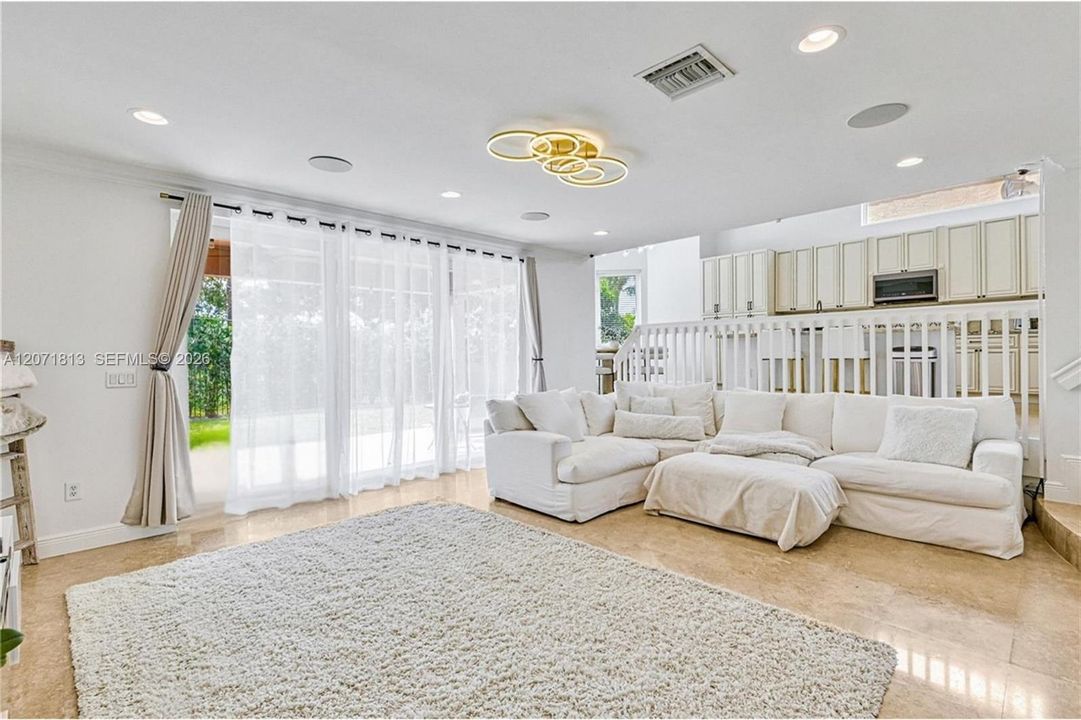 For Sale: $950,000 (5 beds, 3 baths, 3113 Square Feet)
