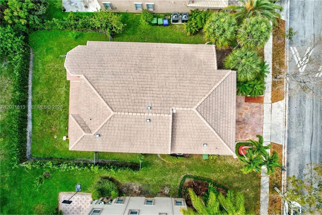 For Sale: $950,000 (5 beds, 3 baths, 3113 Square Feet)