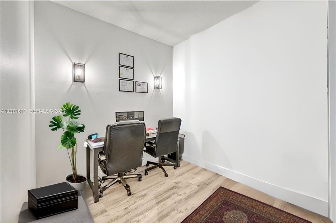 For Sale: $950,000 (5 beds, 3 baths, 3113 Square Feet)