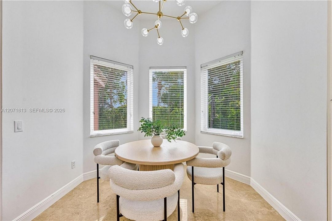For Sale: $950,000 (5 beds, 3 baths, 3113 Square Feet)